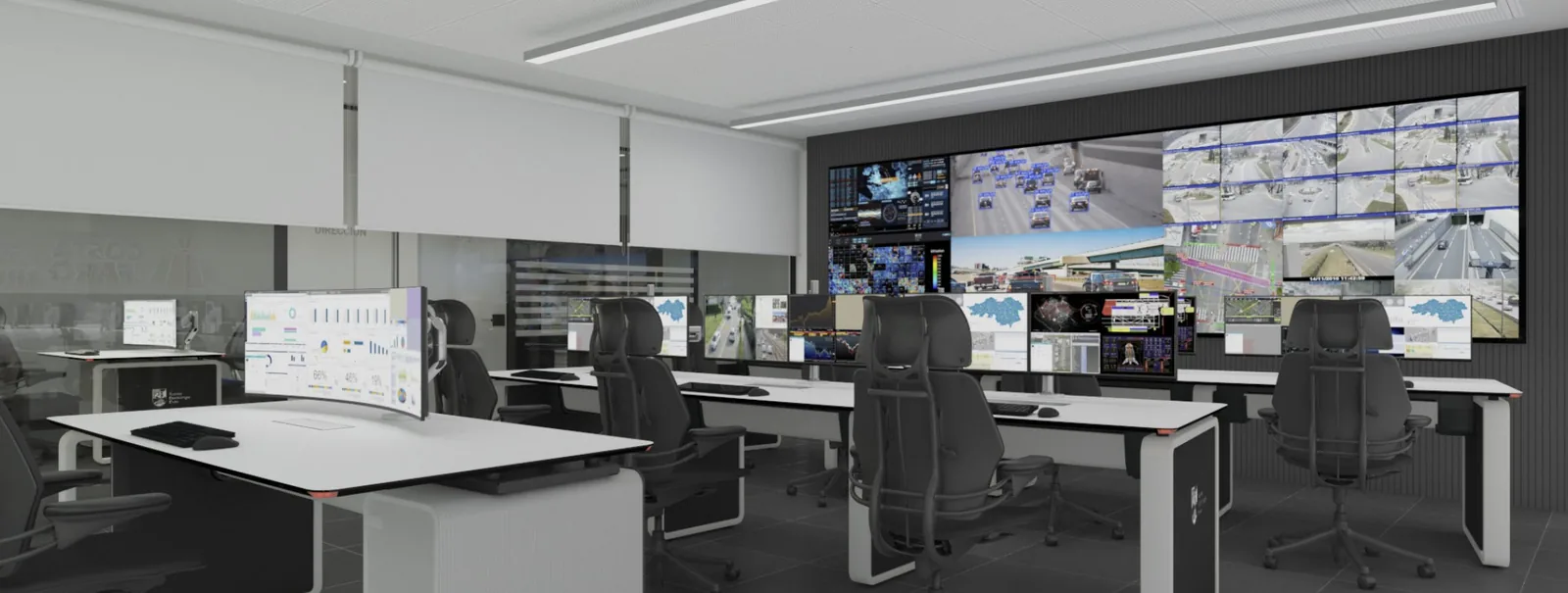 Puestos de dirección con tableros de indicadores y videowall